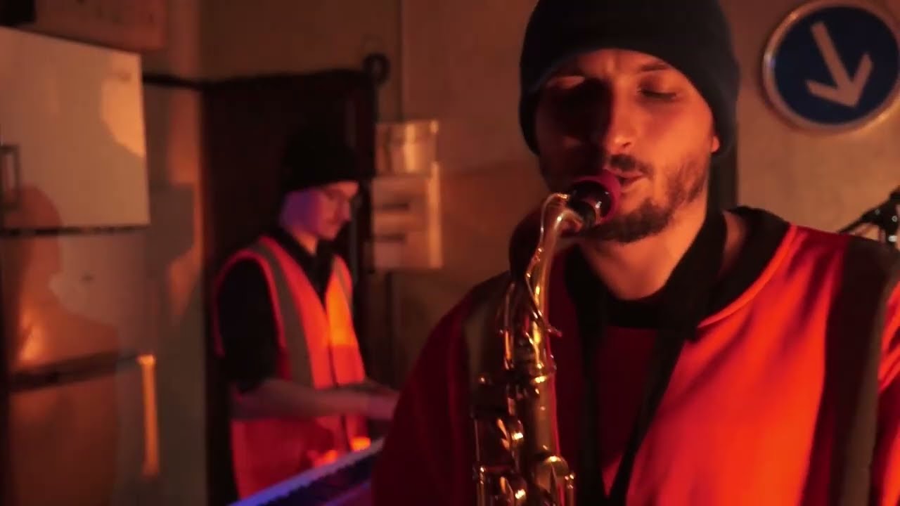 LA FLEUR AU FUSIL - SALSA DE MACUMBA [Session au chantier]