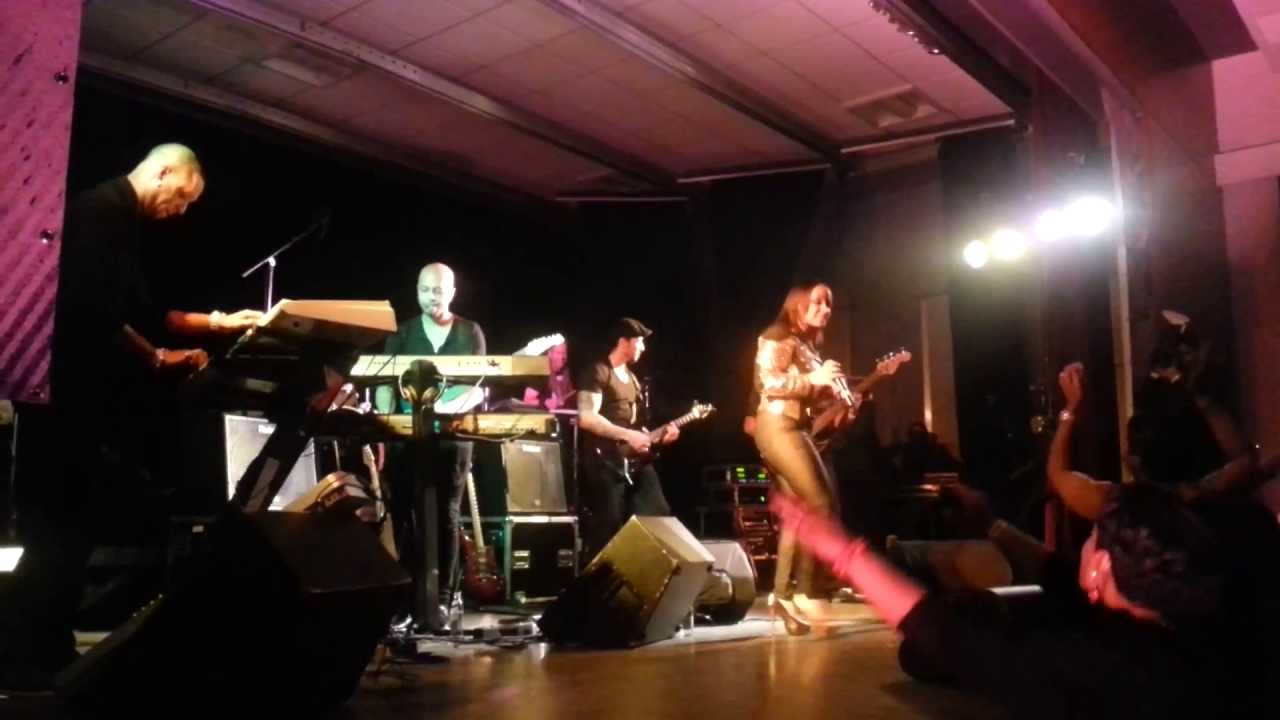 Marizia do Rosario  Tão Pequeninh (Live)