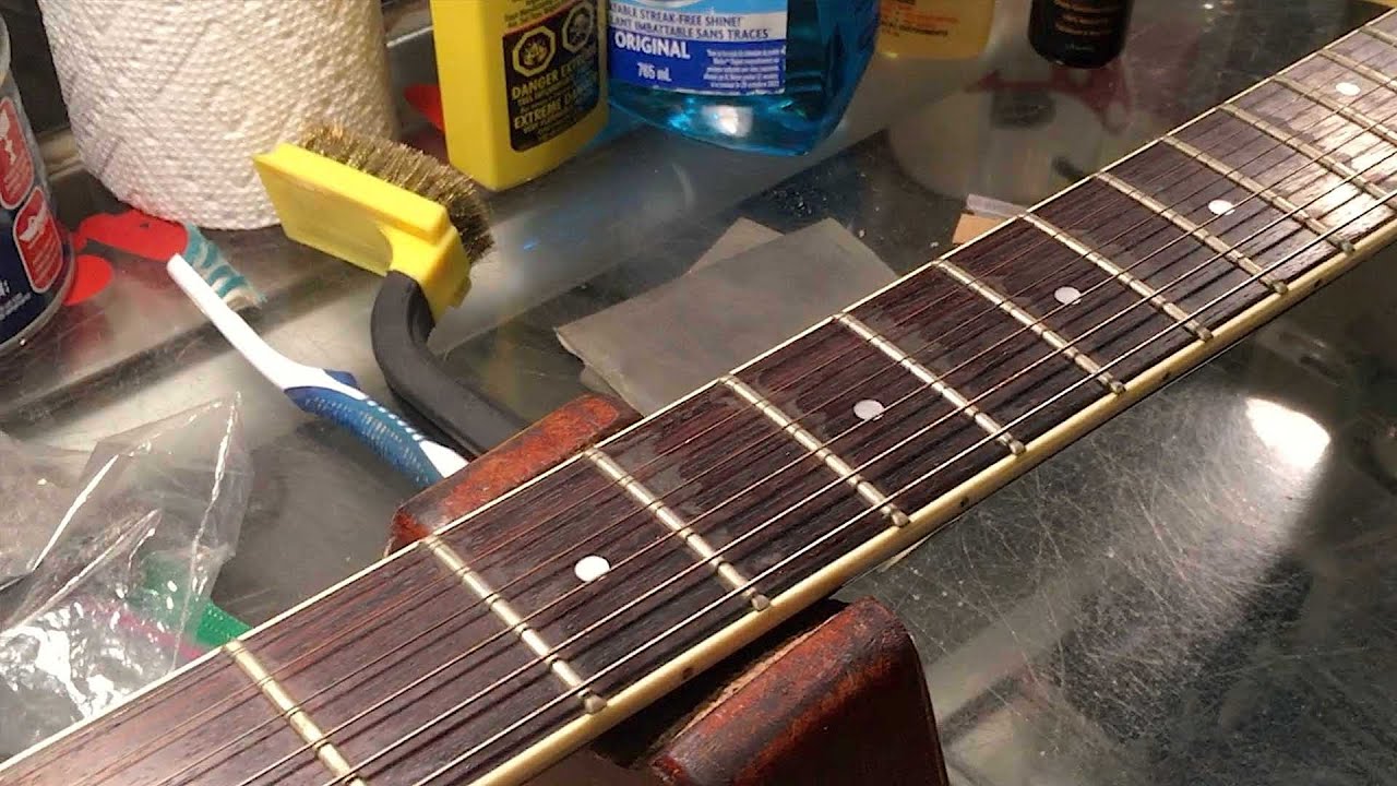 How to clean a really dirty fretboard - vintage '83 Yamaha SA800