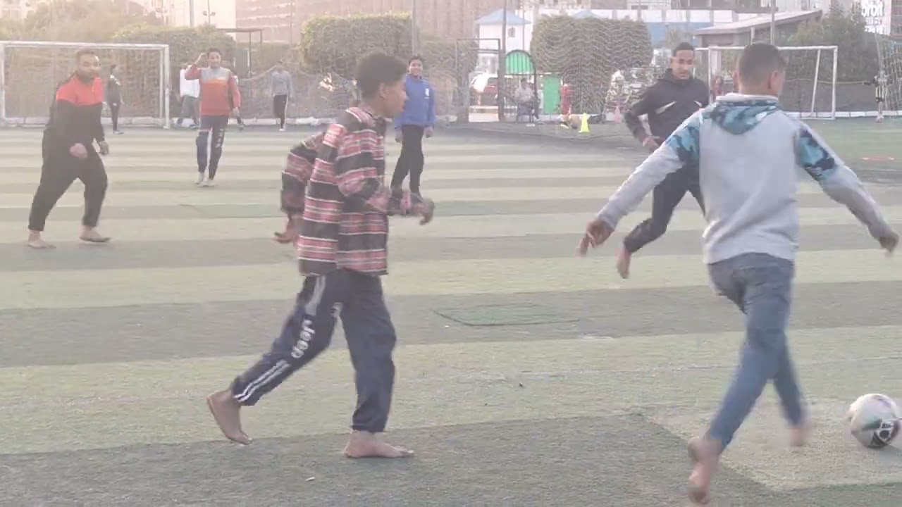 كيف تلعب كرة القدم  اليوم الترفيهي للرجاله خالد عز للتشطيبات ٠١٠٢٣٠٦٣٣٣٣