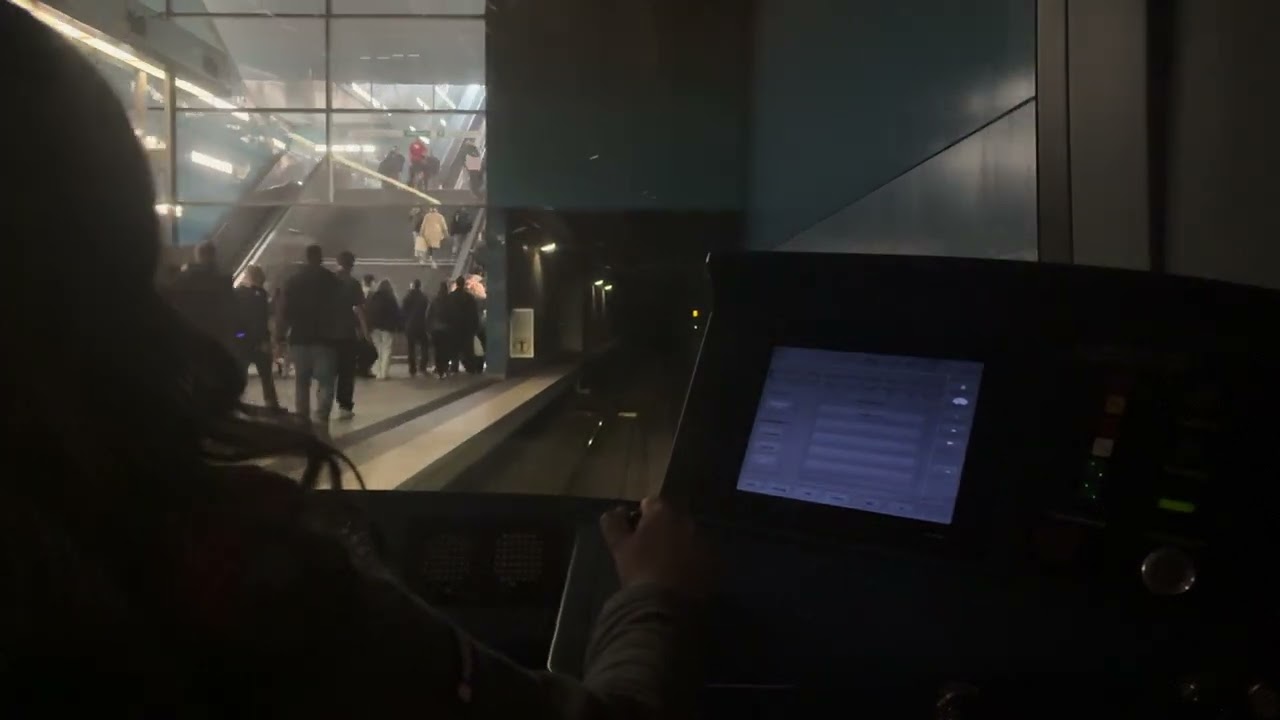 U-Bahn Hamburg - Führerstandsmitfahrt auf der U4 von Elbbrücken bis Hauptbahnhof Nord im DT5