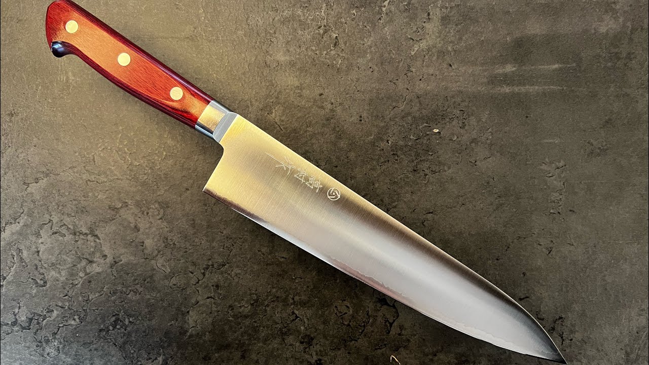 Silent cutting with Takamura Migaki gyuto in R2