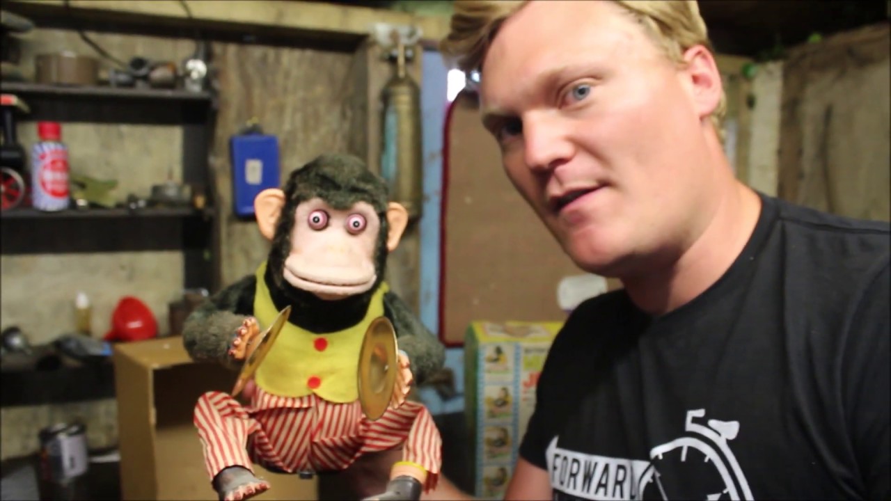 musical jolly chimp, whats inside? what makes it tick?