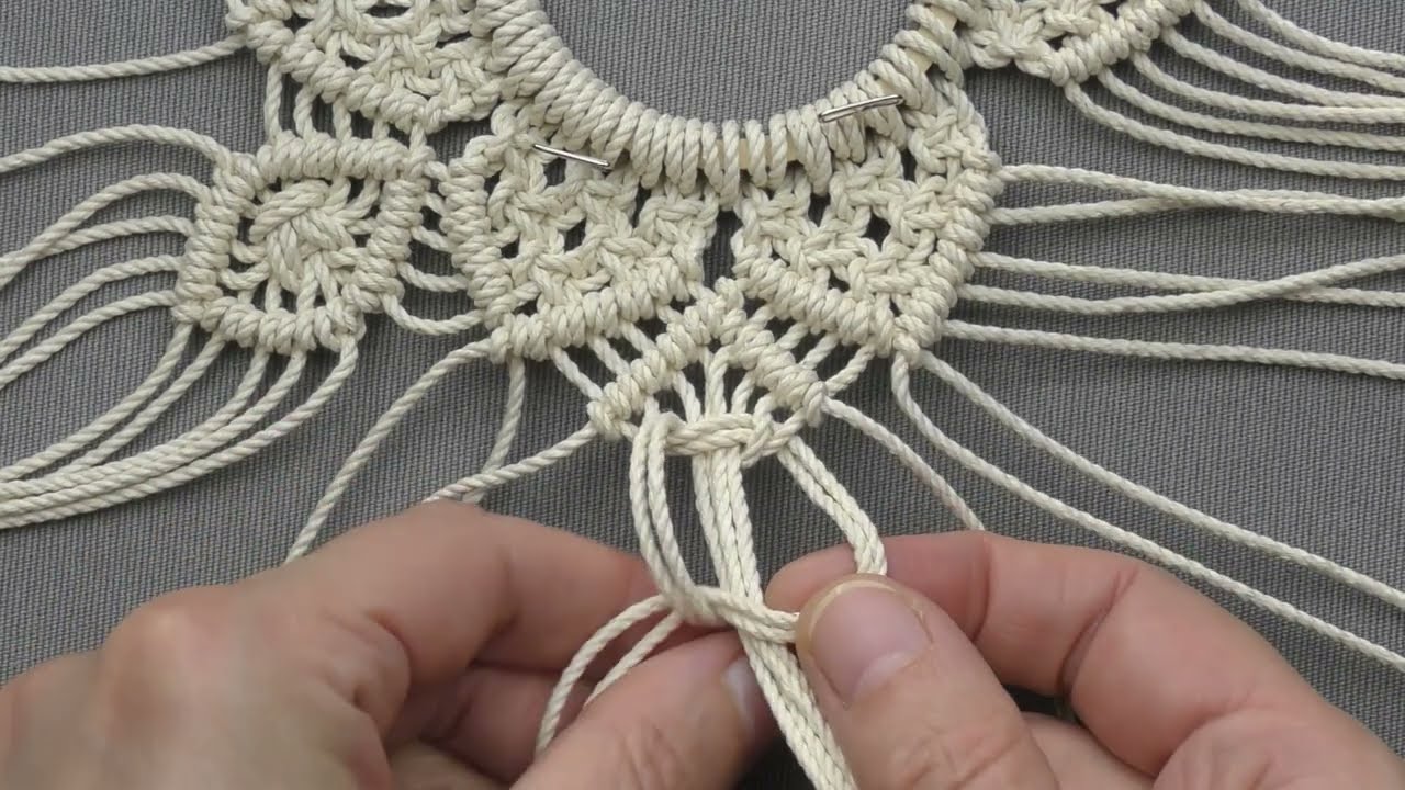 Round Macramé Wall Hanging Flower Pattern Tutorial
