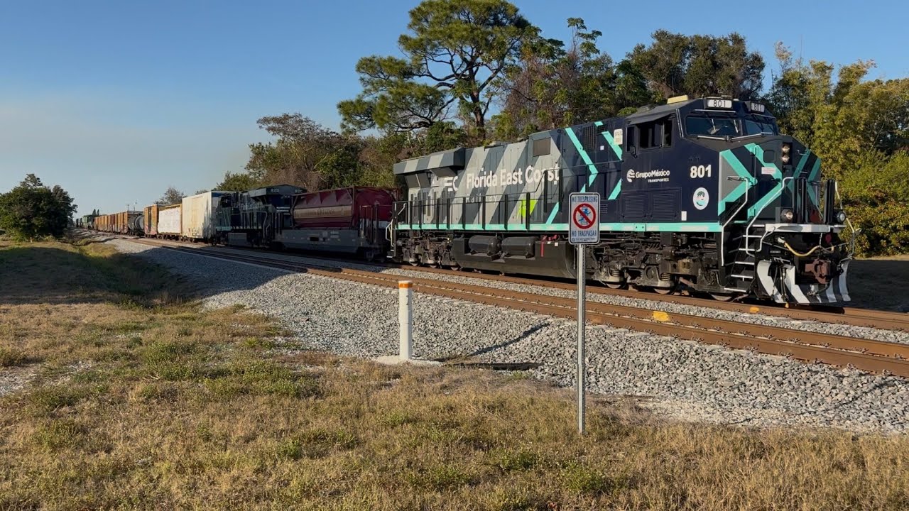 FEC TRAIN 105 @ 4:34 pm 1-30-26 