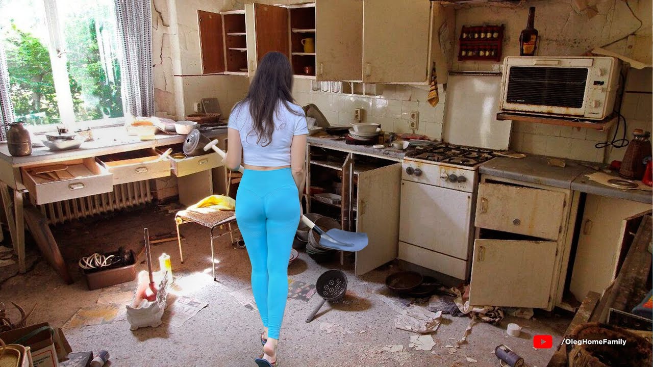 This guy is a GENIUS - How to build a kitchen in 15 min / TIMELAPSE