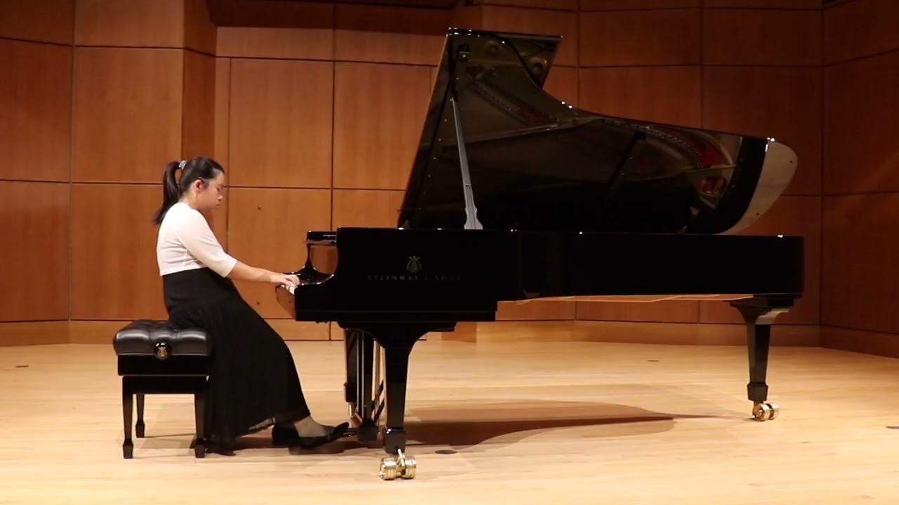 Gloria Du - Etude in A minor Op. 10 No. 2 by Frédéric Chopin