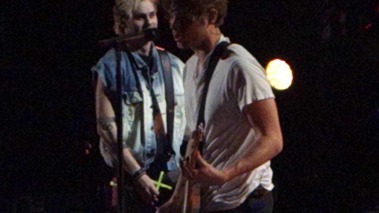 5 Seconds of Summer. Disconnected. SLFL Tour. Irvine, California. 9.4.16