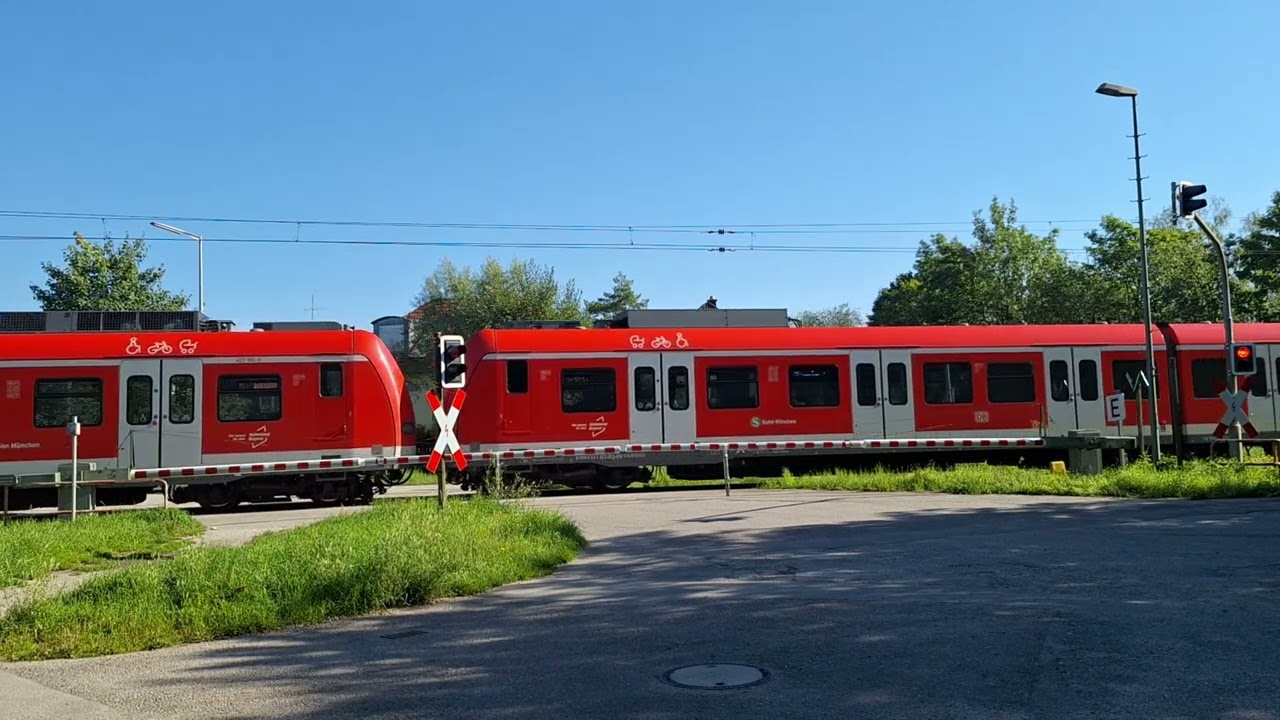 Bahn&uuml;bergang M&uuml;nchen, Neubiberger Stra&szlig;e - B&Uuml;S72