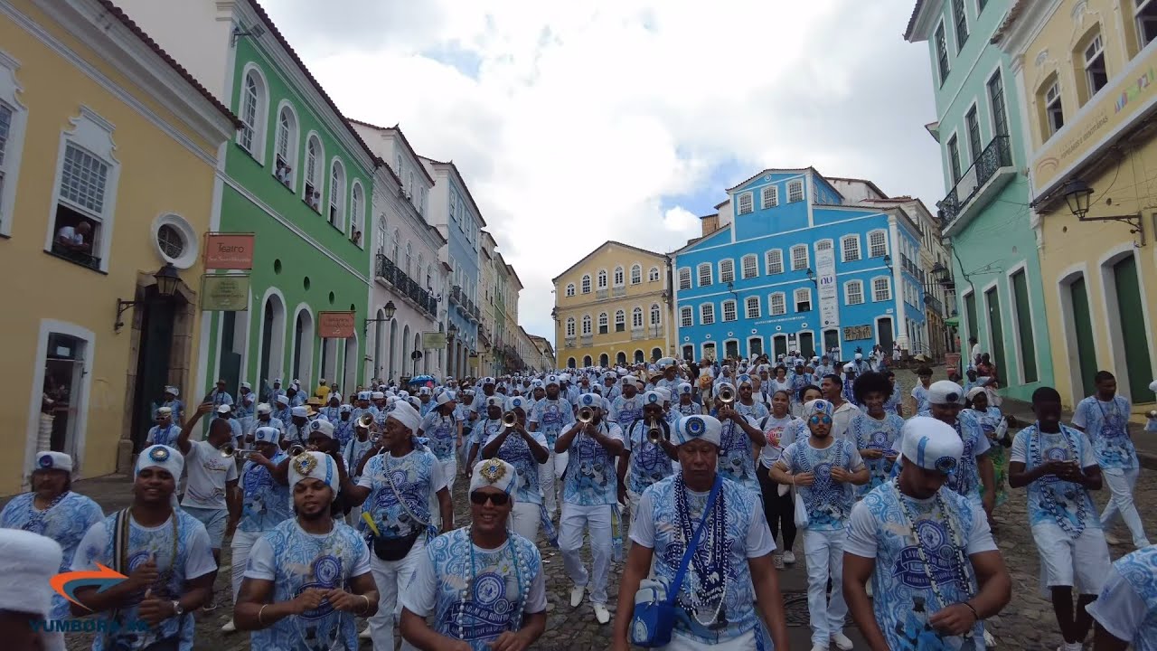 SAÍDA DOS FILHOS DE GANDHY LEVANDO PAZ, AXÉ E AMOR PARA A LAVAGEM DO BONFIM