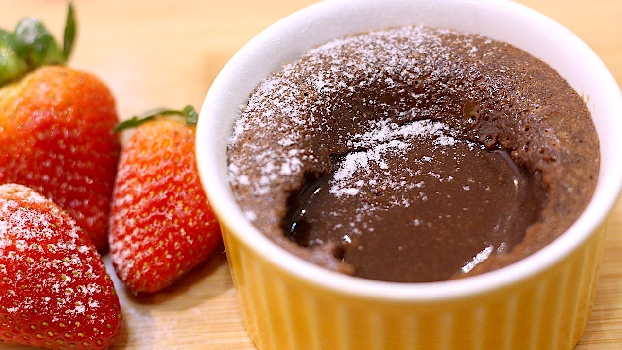 PETIT GÂTEAU SUPER CREMOSO! EM MINUTOS VOCÊ FAZ ESSA RECEITA! SABOR INCRÍVEL- FÁCIL- Isamara Amâncio