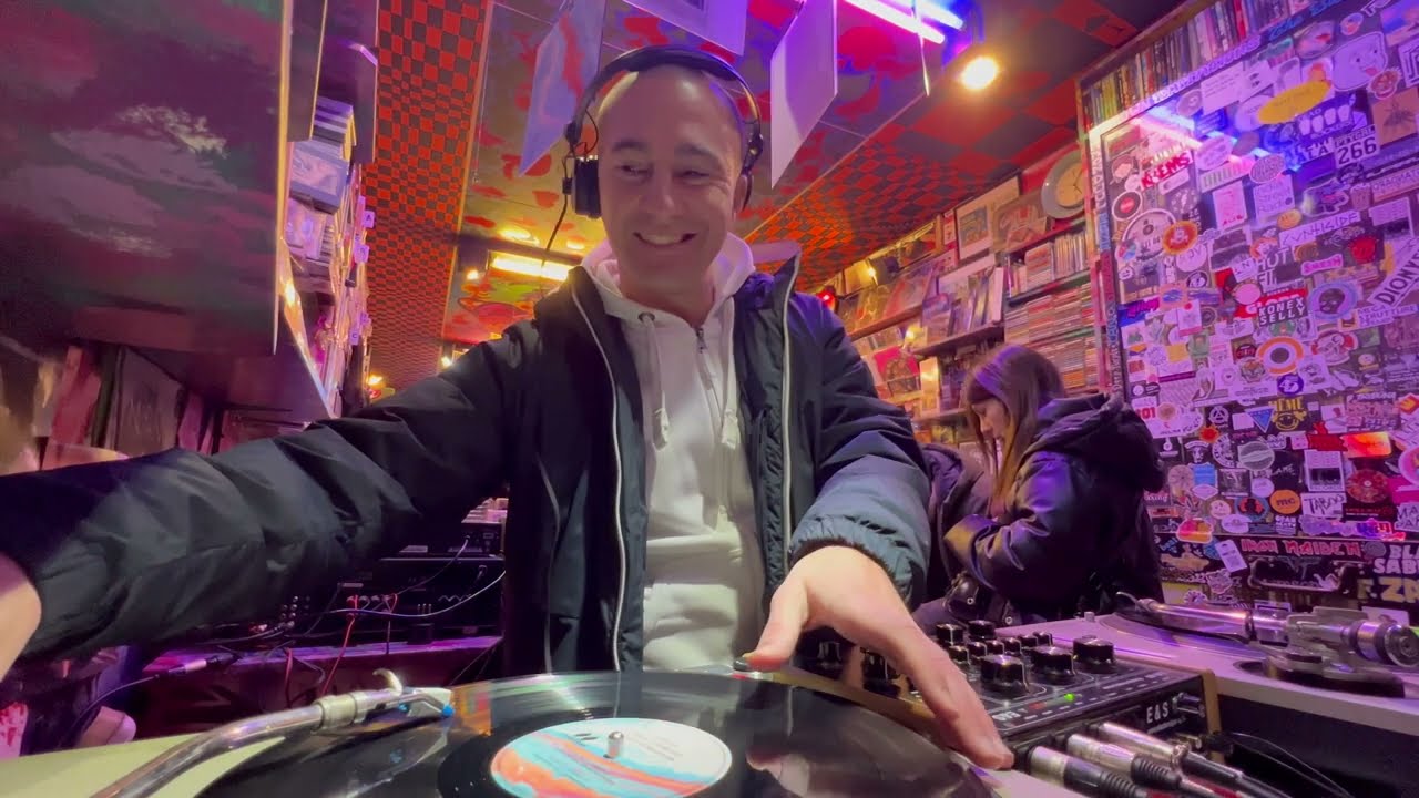 Contempo Records In-store Vinyl Session: Lorenzo Fortino