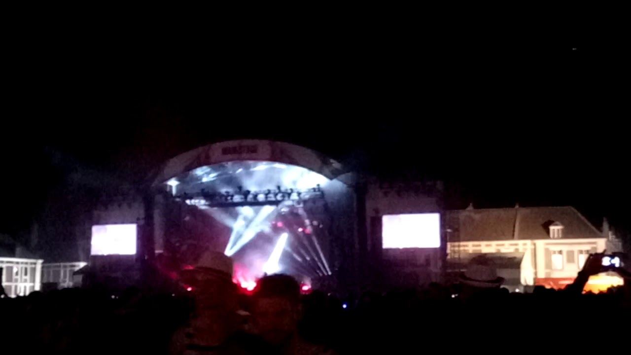 Orelsan &ndash; Raelsan (Live au Main Square Festival 2018)