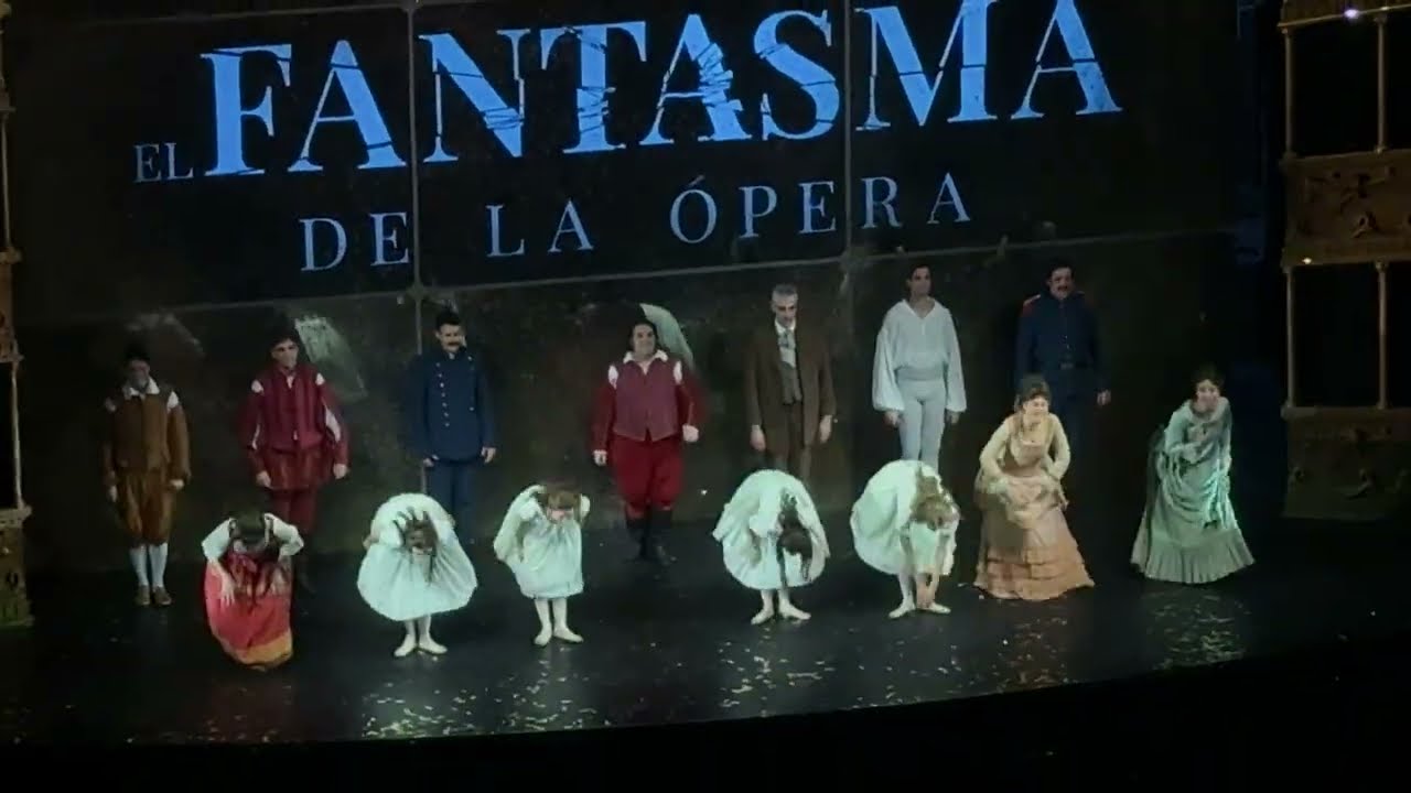 La Fantasma De La Ôpera curtain call 260109