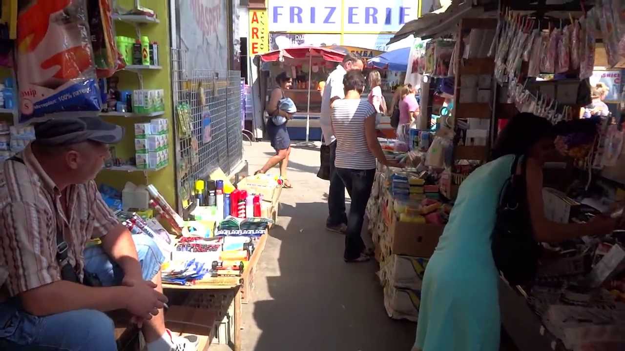 Walking in Chişinău, Moldova market