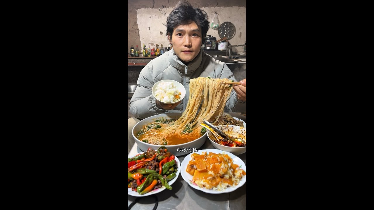 这个季节的南瓜焖熟了真甜，辣椒茄子南瓜都过季了