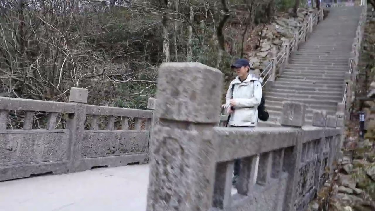 1박 2일 중국 황산 여행을 마치고 아쉬운 하산을 위해 케이블카로 갑니다.