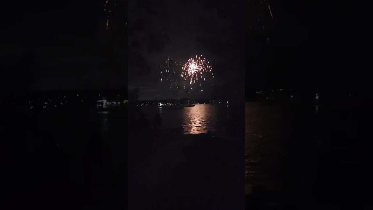 Toronto Royal Motor Yacht Club N.S.W Australia New Years Eve 2025 Fireworks Display