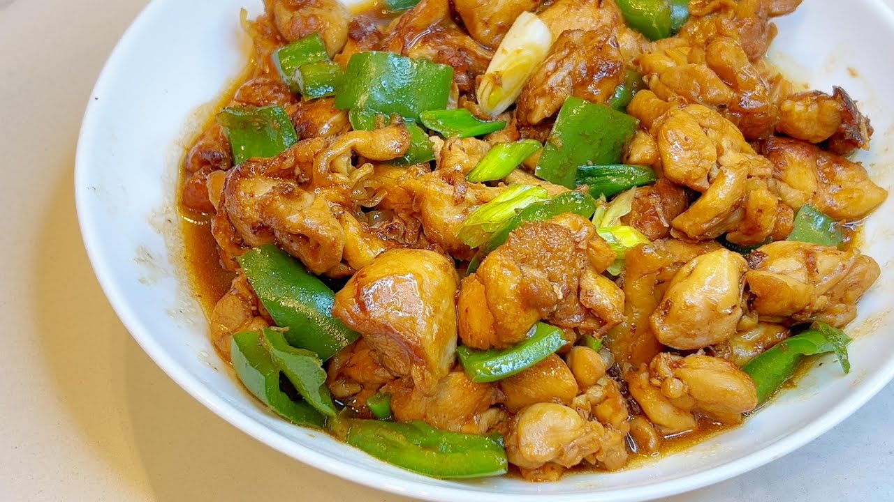 【10分钟快手炒鸡腿肉】鲜嫩多汁，懒人必备高蛋白美食！How to cook chicken legs delicious