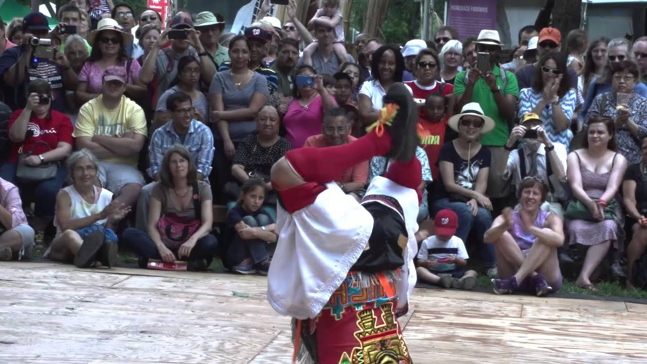 Dancing with Scissors: La Danza de las Tijeras