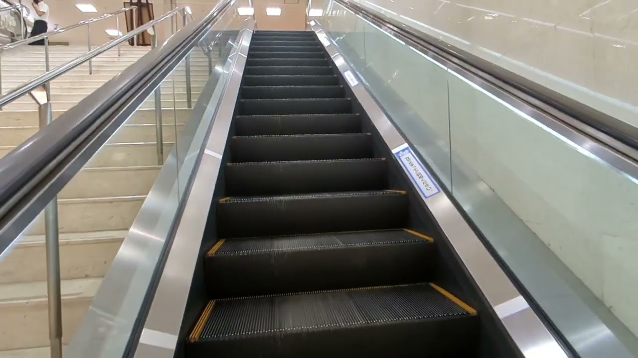 西武入間ぺぺ　エスカレーター