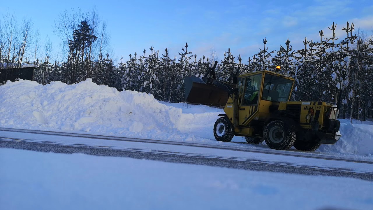 Wille 445 deep snow very angry little wheel loader tool Carrier