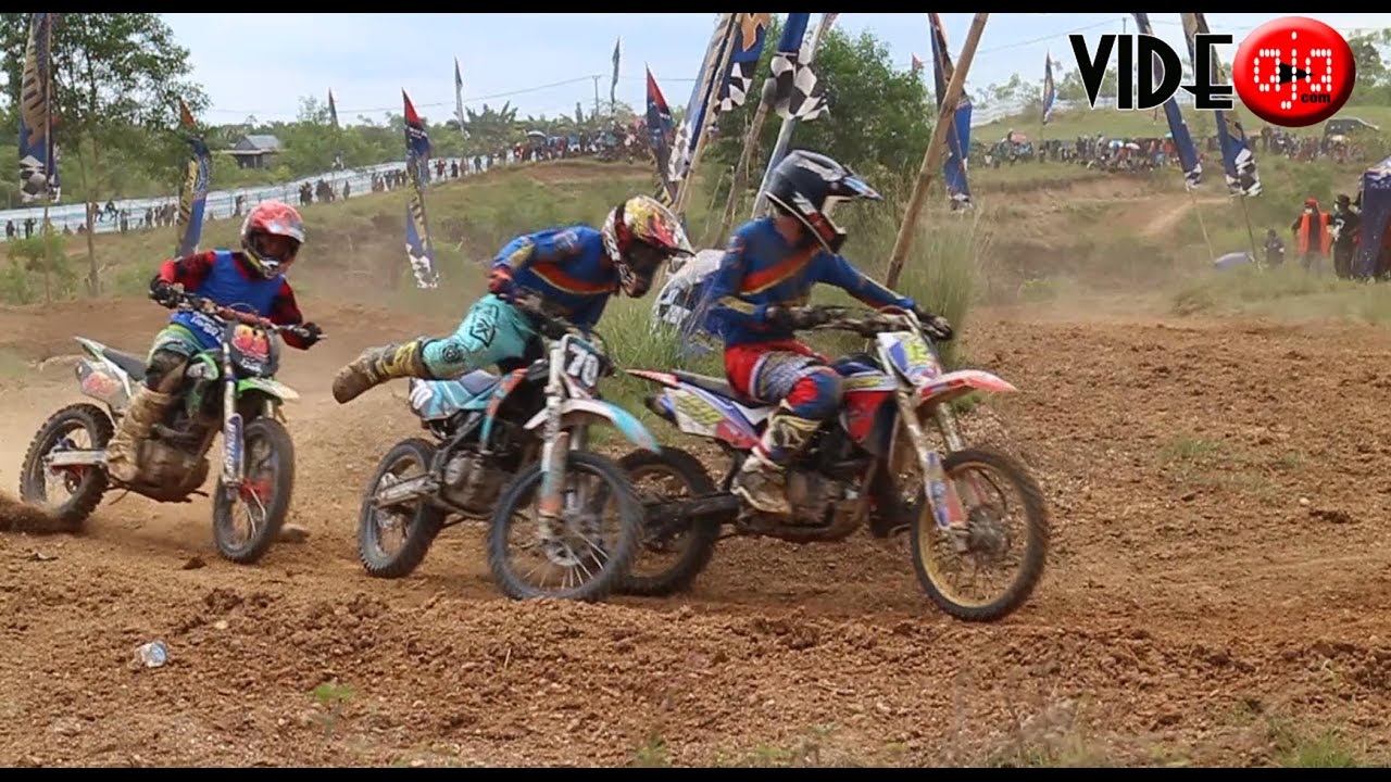 Akbar Taufan juara Nasional Grasstrack Motorcros Race Of The Bravest sirkuit Bukit Cinta 2016