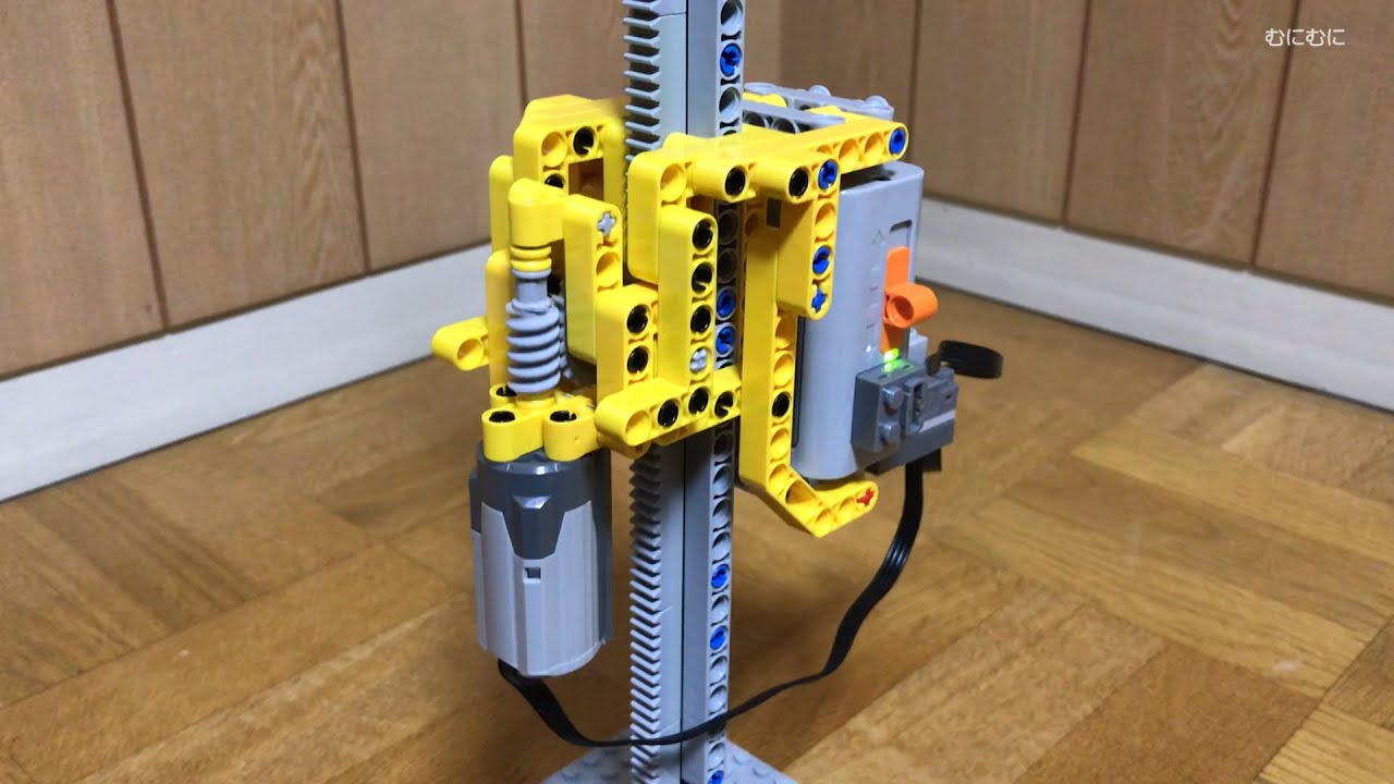 【LEGO】柱を伸ばしながら、柱を登るマシン。建設機械であると同時に建築材料