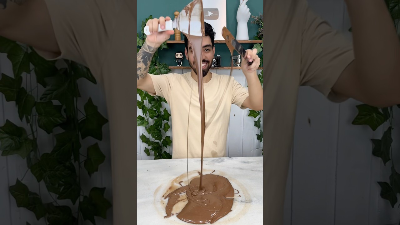 Temperagem de chocolate n&atilde;o tem erro🍫 Derrete/Esfria/Aquece um pouco at&eacute; a temperatura de trabalho.