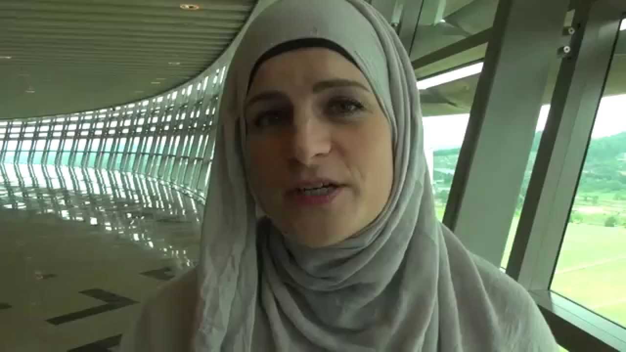 Preacher's Daughter Converts to Islam and Spreads Message of Hope!