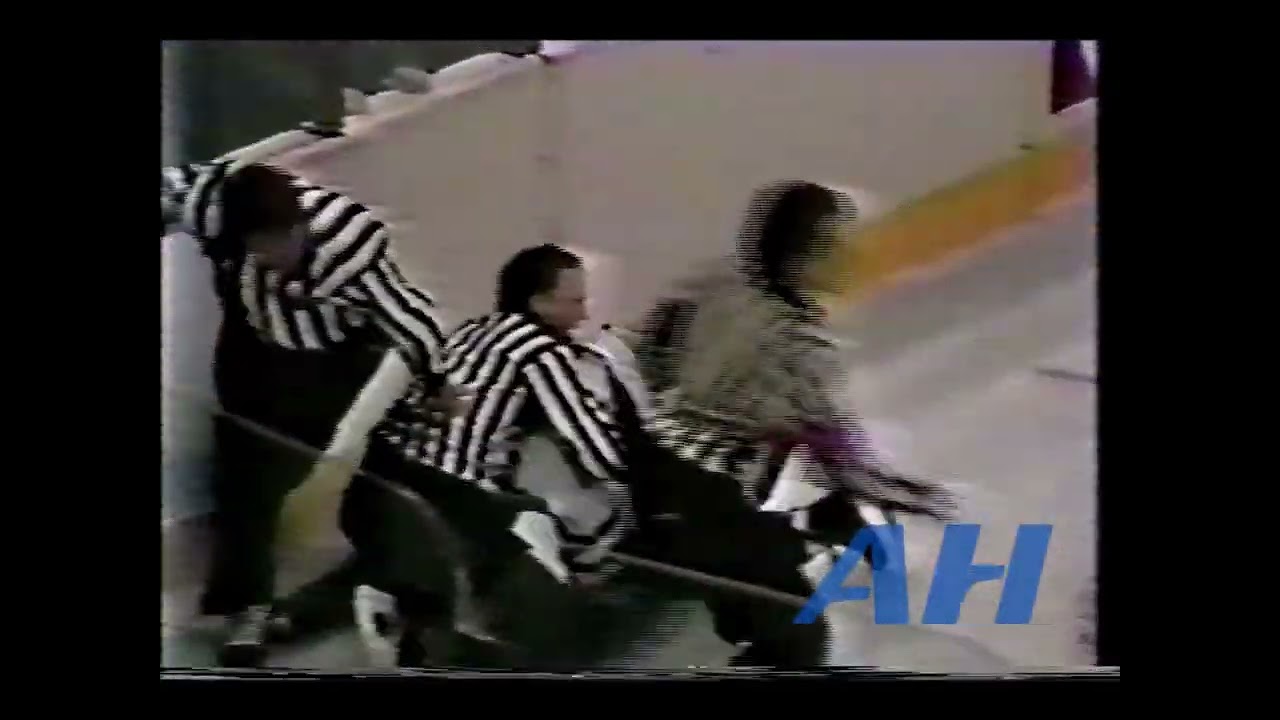 WHL Jan. 2, 1987 Dan Woodley,POR v Mick Vukota,SPO Portland Winterhawks Spokane Chiefs