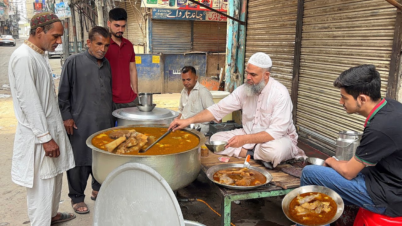 50 YEARS Old Breakfast😱LAHORI Best Street Food MUTTON Paye | PAYA| Best Cleaning PAKISTANI Siri PAYE