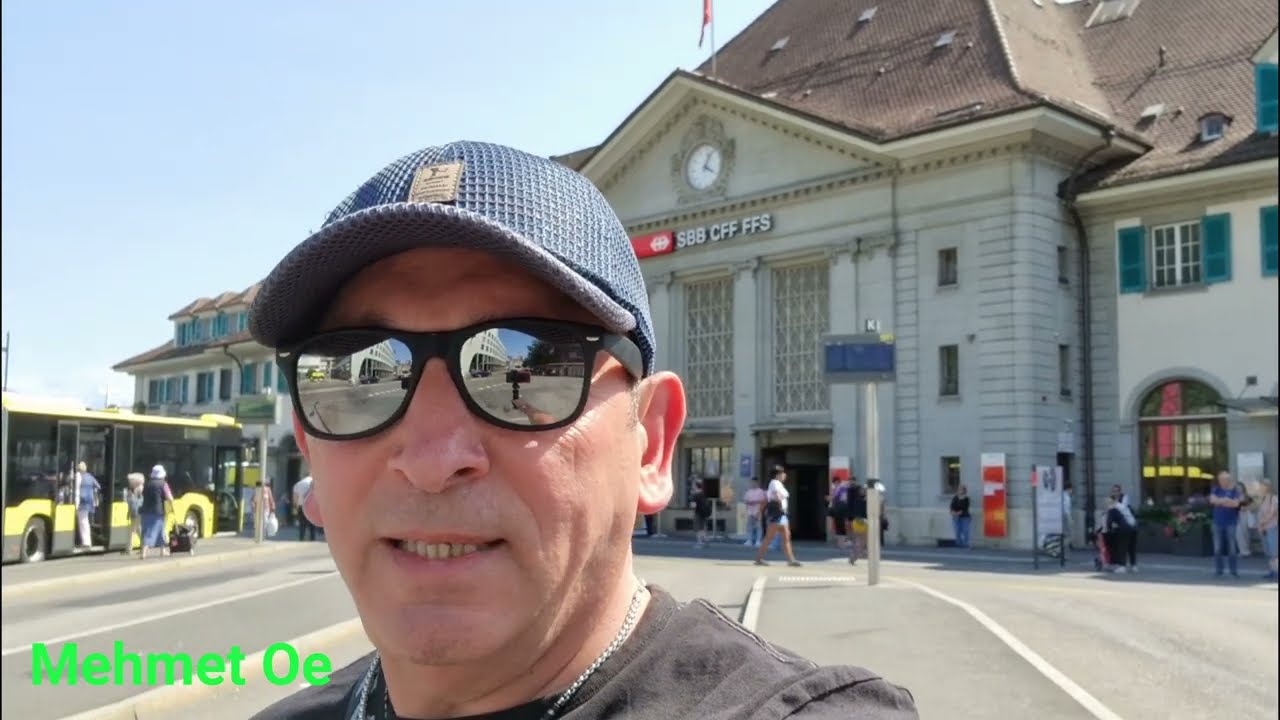 Mehmet Oe besucht Thun eine Stadt in der Schweiz am  Thunersee mit seinen ÖPNV