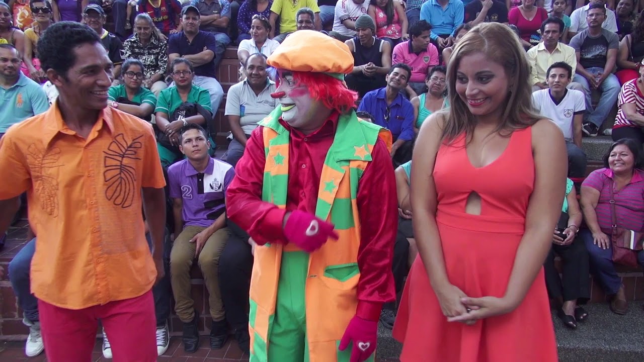 calle y risa el chabelo payaso no sabe enamorar [Si te ríes pierdes]🤣