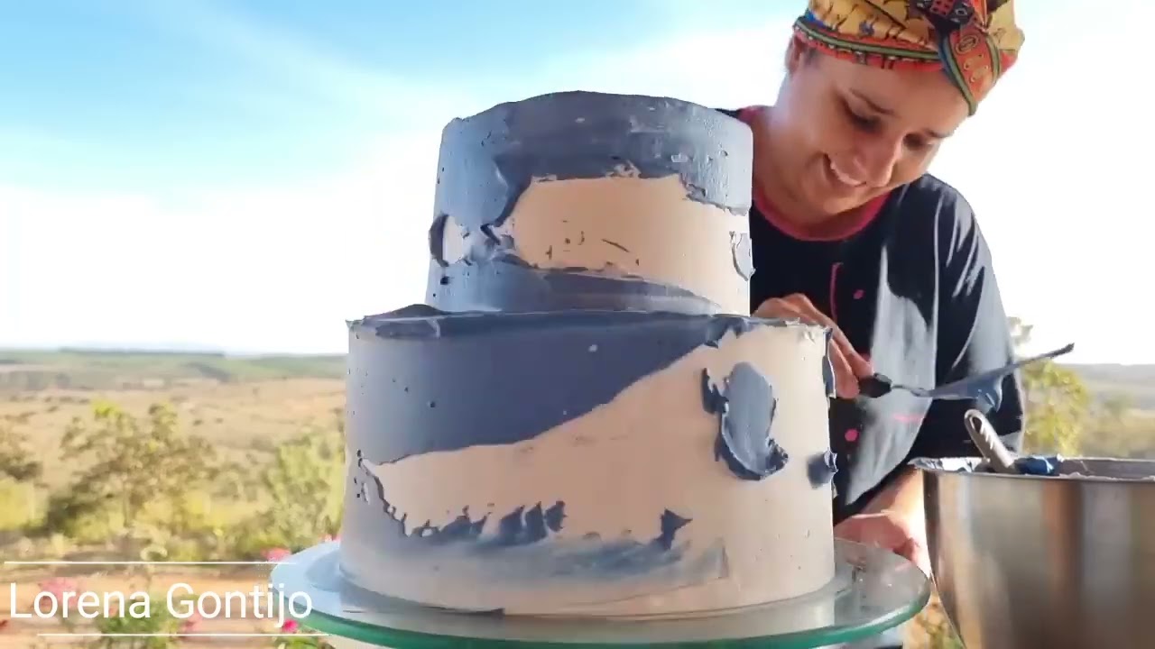BOLO DE DOIS ANDARES MASCULINO RÚSTICO PARA O ANIVERSÁRIO DE 18 ANOS DO TETEU