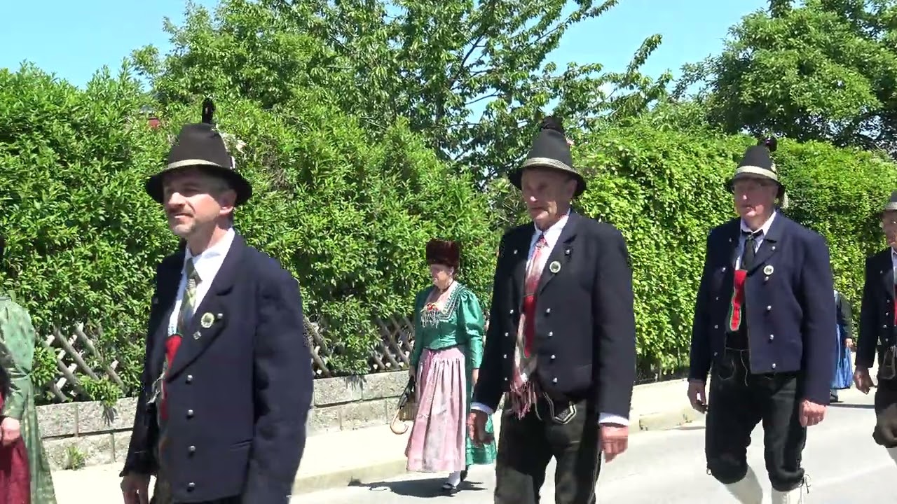 21. Treffen der Historischen Trachten von Altbayern in Neubeuern 2024 4