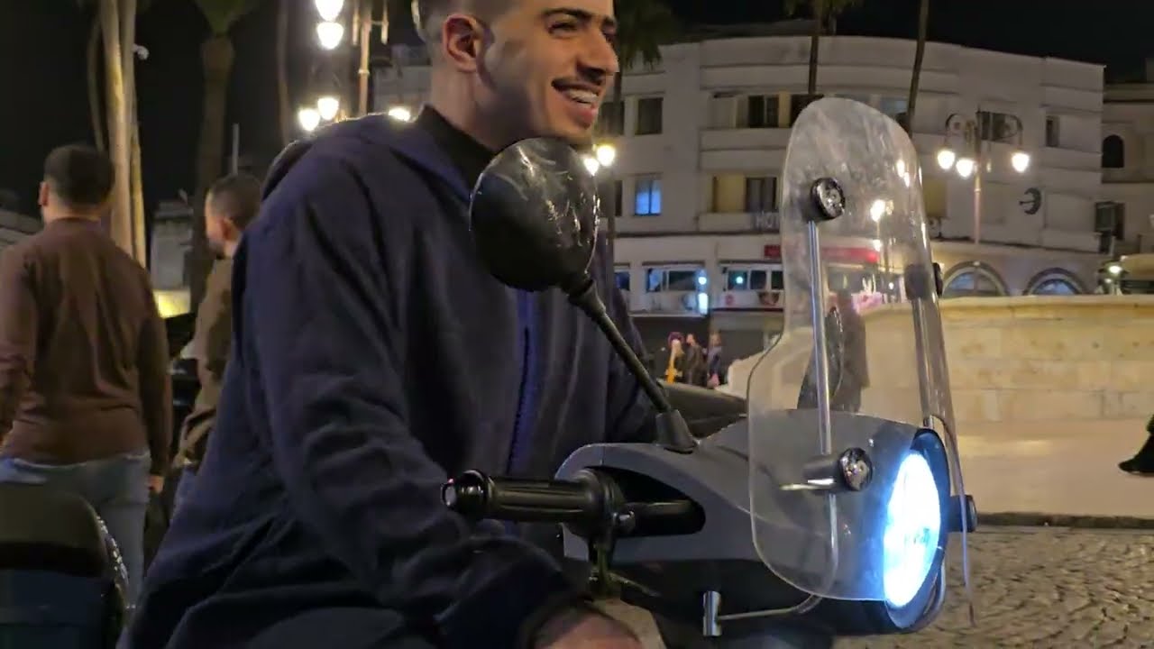 الحادية عشرة ليلا ، رمضان ،ساحة ٩ أبريل، طنجة لا تنام 😴 😴 😴 