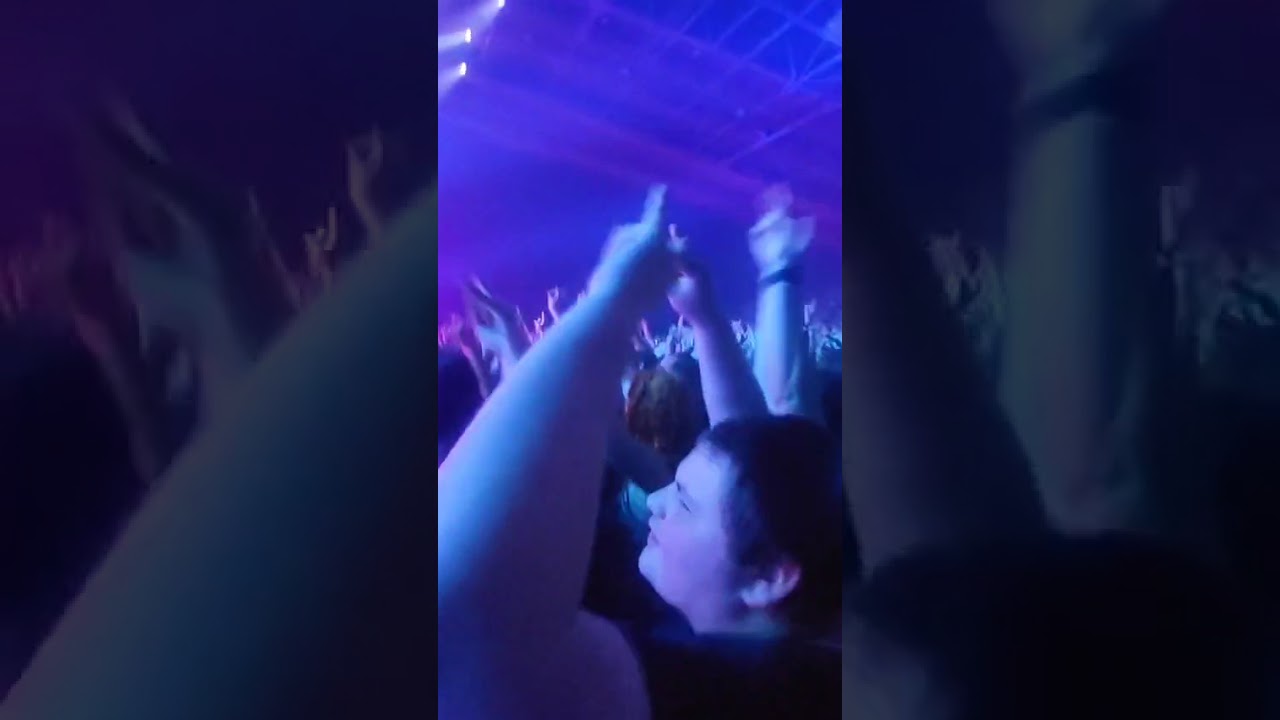 doigt de métal de ultra vomit au zénith de Toulouse le 14 février 2026 #concert