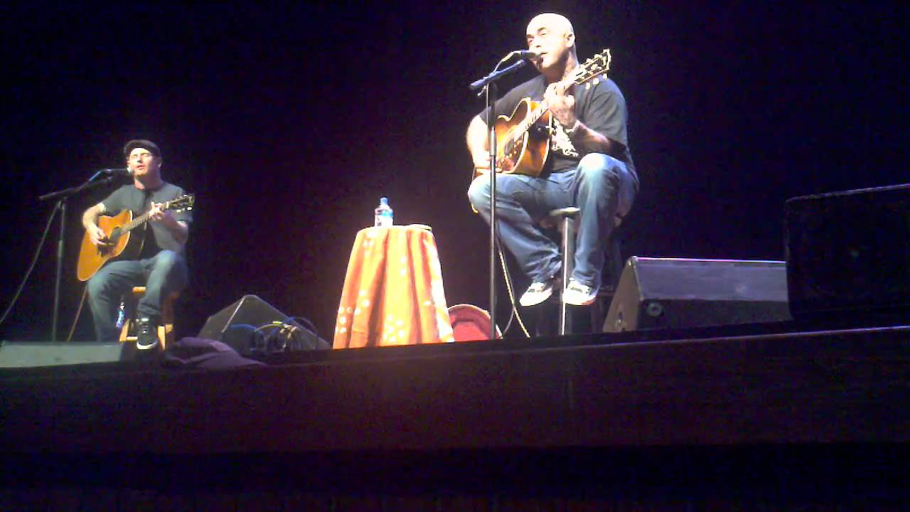 Aaron Lewis & Corey Taylor-Comfortably Numb-New Years Eve 2011