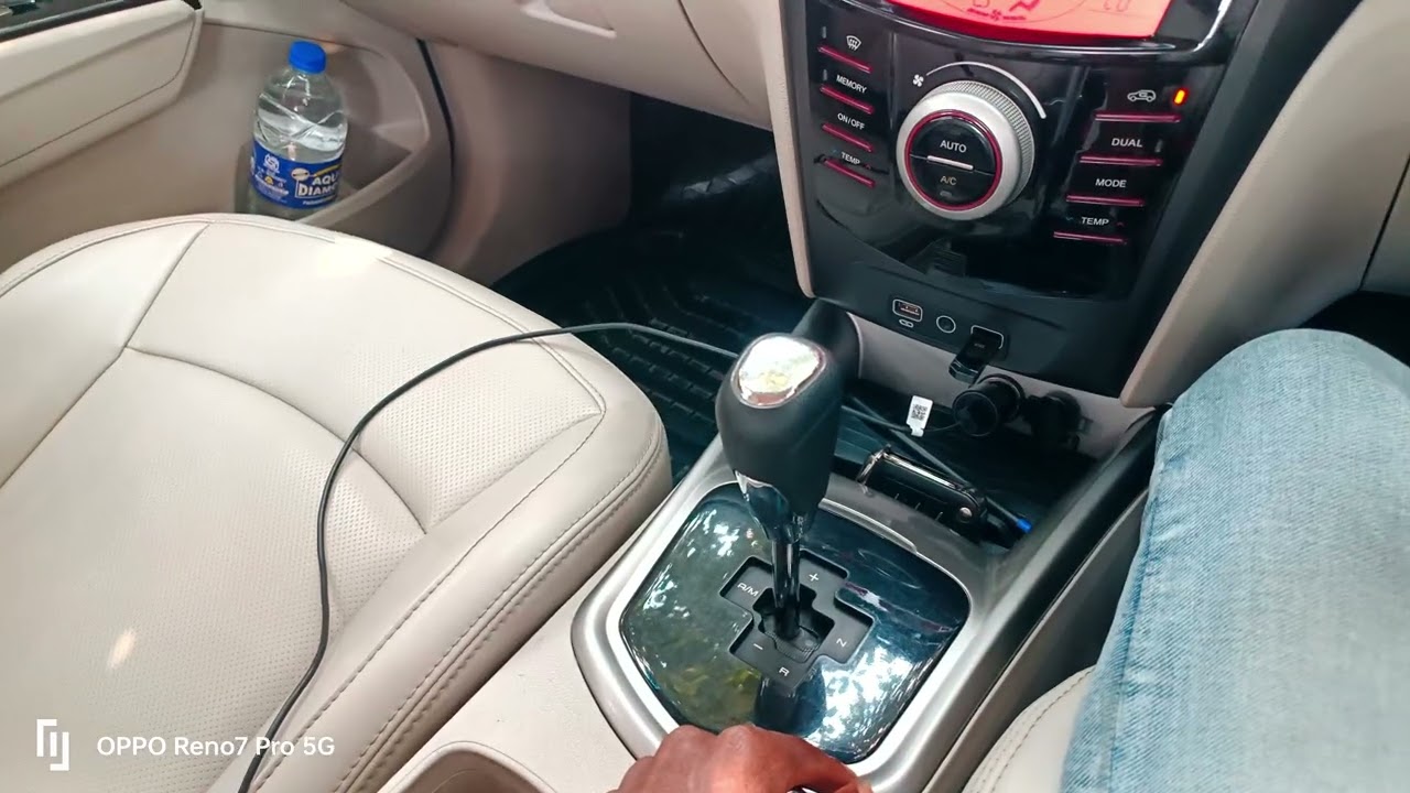How to Drive an Automatic Car (XUV300 Tutorial)