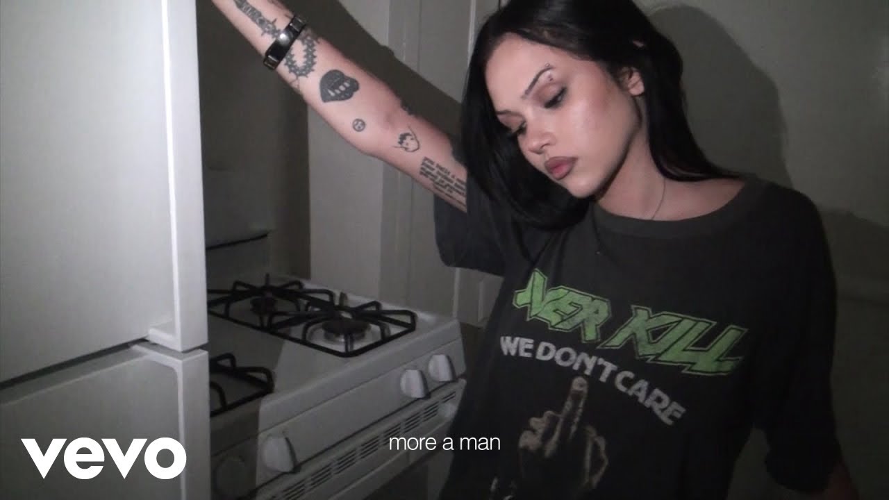 Maggie Lindemann, The Warning - let me burn (Official Lyric Video)