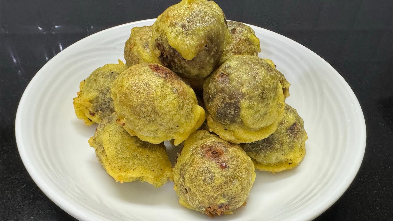 பச்சைபயிறு சுசியம் அசத்தலான சுவையில்/pachaipayuru susiyam/Green gram suzhiyam/suyyam recipe in Tamil