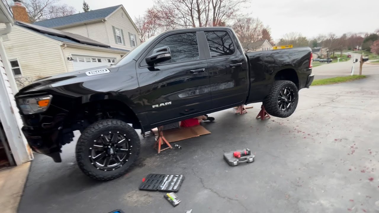 Замена трансмиссионной жидкости Dodge Ram 1500 2019 года и глубокая установка PPE.