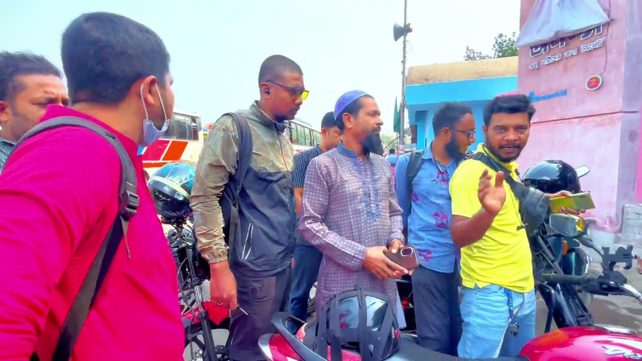 এনা পরিবহন একসিডেন্ট করছে এখন জরিমানা দিতে রাজি হচ্ছে না..! 