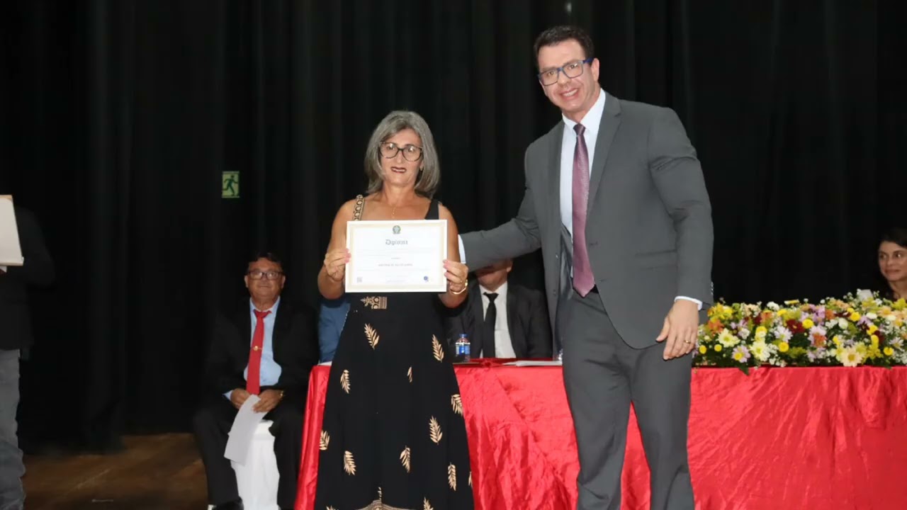 Tote Fr&oacute;es e prefeito Genival falam sobre iploma&ccedil;&atilde;o eleitos, por D. M.Costa, nessa 6a.feira, 06, SAJ