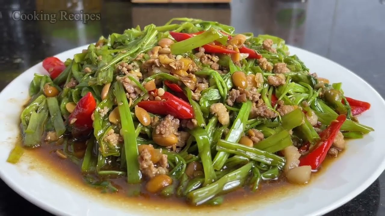 ឆាត្រកួនសៀងផ្អែមសាច់ជ្រូកចិញ្រ្ចាំឲ្យនៅស្រួយនិងមានពណ៌ស្អាត [Fried Pork with Water Spinach Recipes]