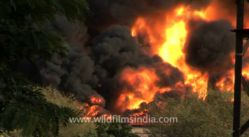 Thick black smoke from oil fire, Jaipur