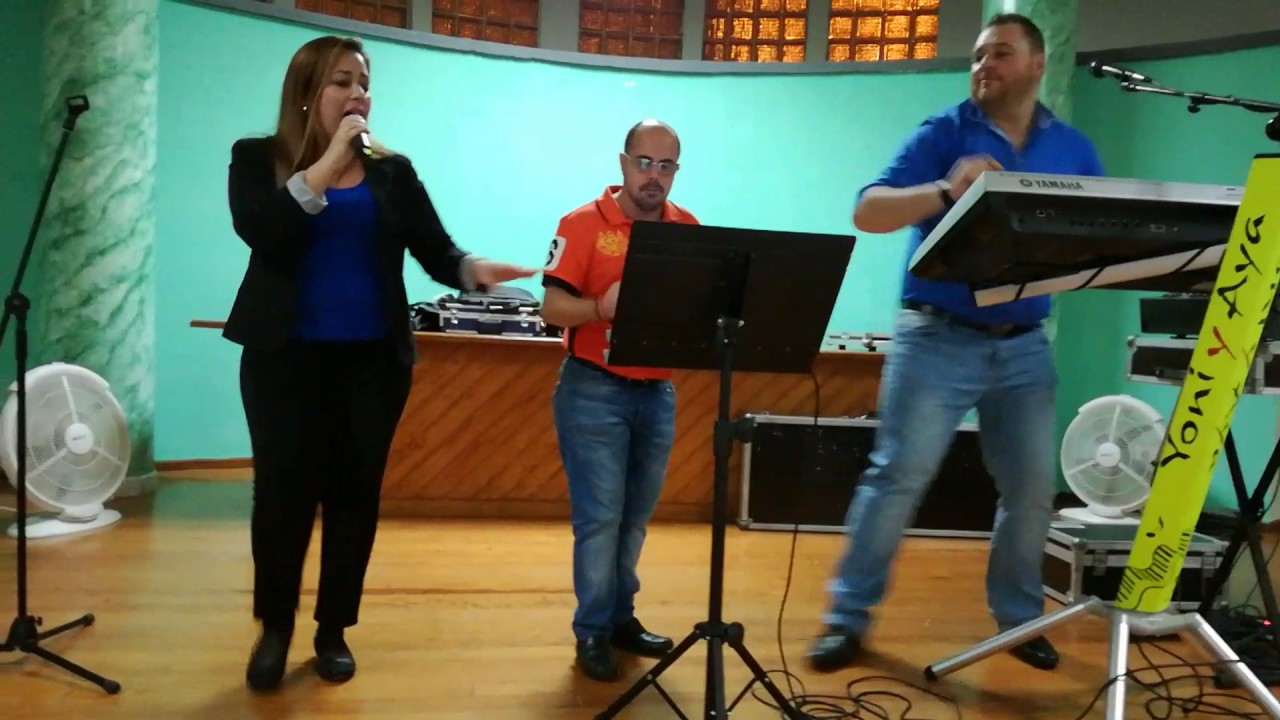 Que hablen de mí/La Robamaridos - Yoni y Aya