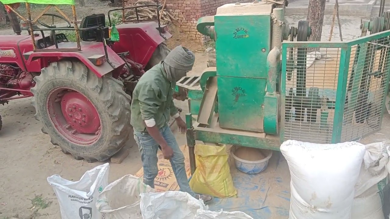 धान से चावल कैसे निकलते हैं आइए देखते हैं दोस्तों चैनल को सब्सक्राइब और वीडियो को लाइक करें 