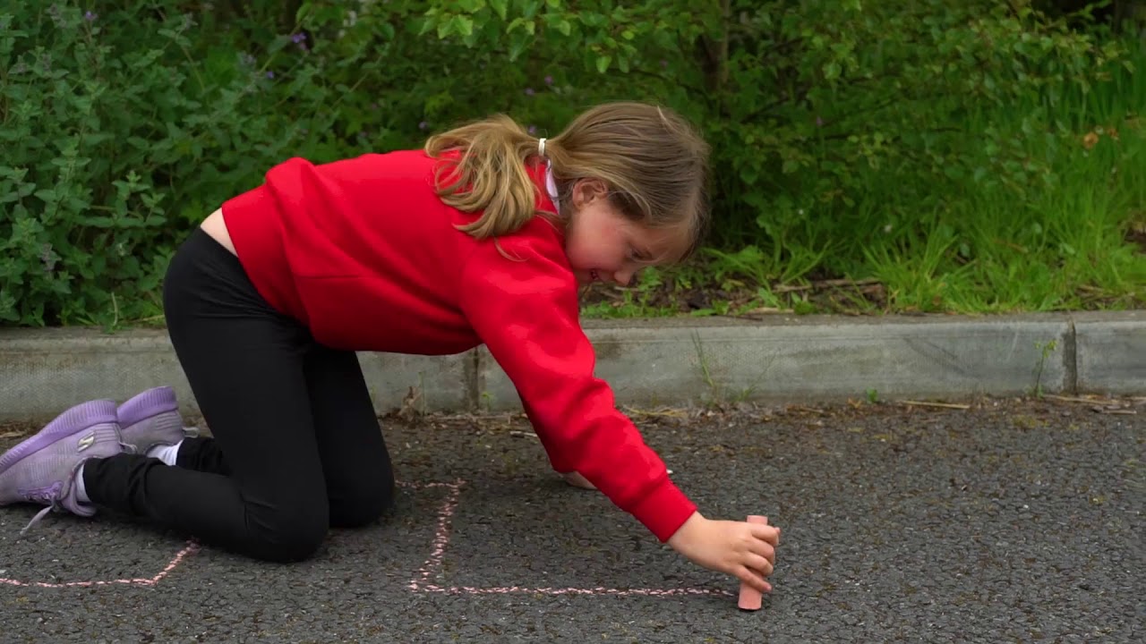 Louth Chalk Free Play Programme - How to Play Zig Zag Racing